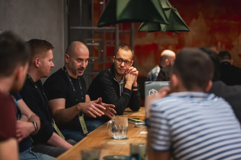 Petr Burian u kulatého stolu
